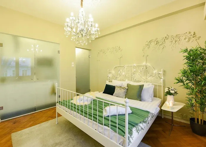 Luxury Central - Old Town Studio